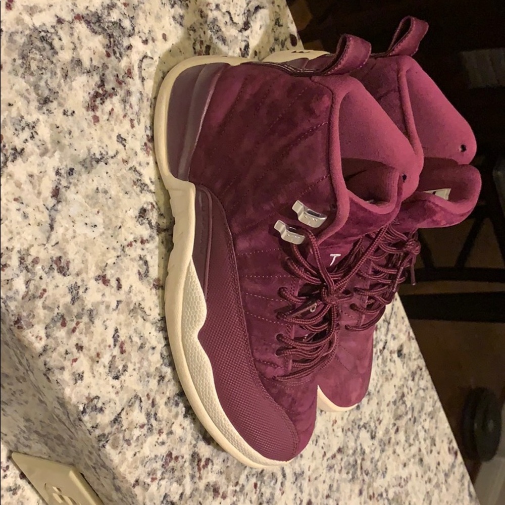 Men’s size 9 Bordeaux- Worn twice.